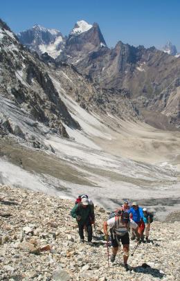 Trekking in the Pamirs - Journey to Aksu and Sabakh peaks (Kyrgyzstan) (2)